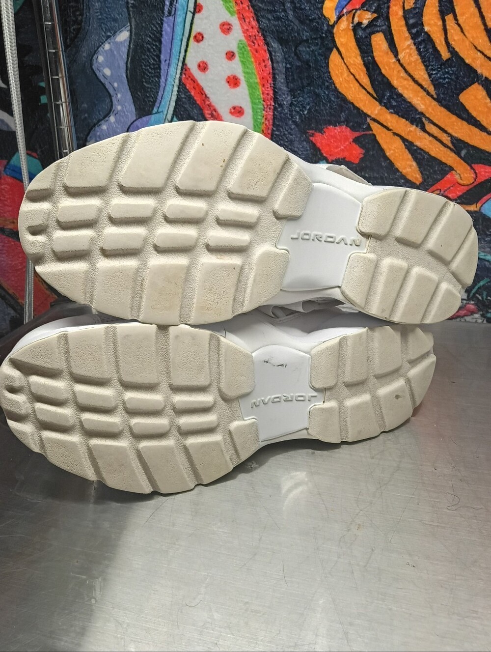 Jordan Trunner LX - Picture 2 of 4